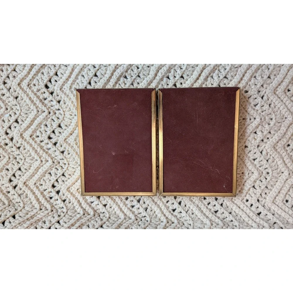 Vintage Gold Tone‎ Metal Double Folding Picture Frame 5x7 Scroll Filigree Hinged